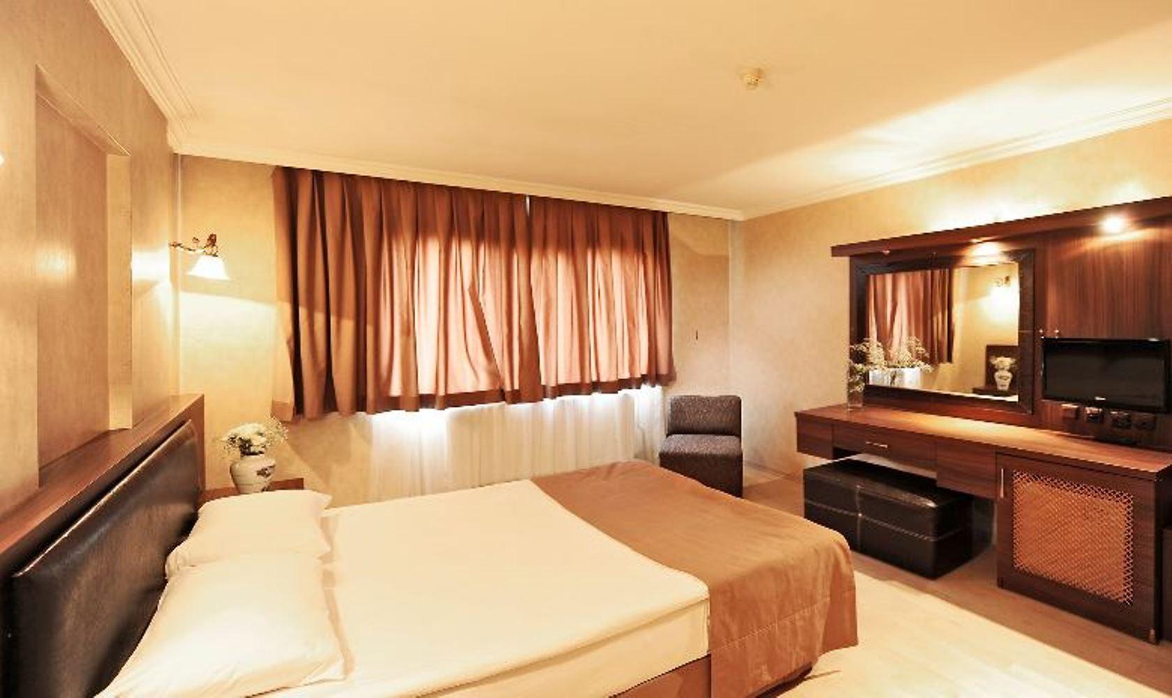Uestuen Hotel Alsancak İzmir Buitenkant foto
