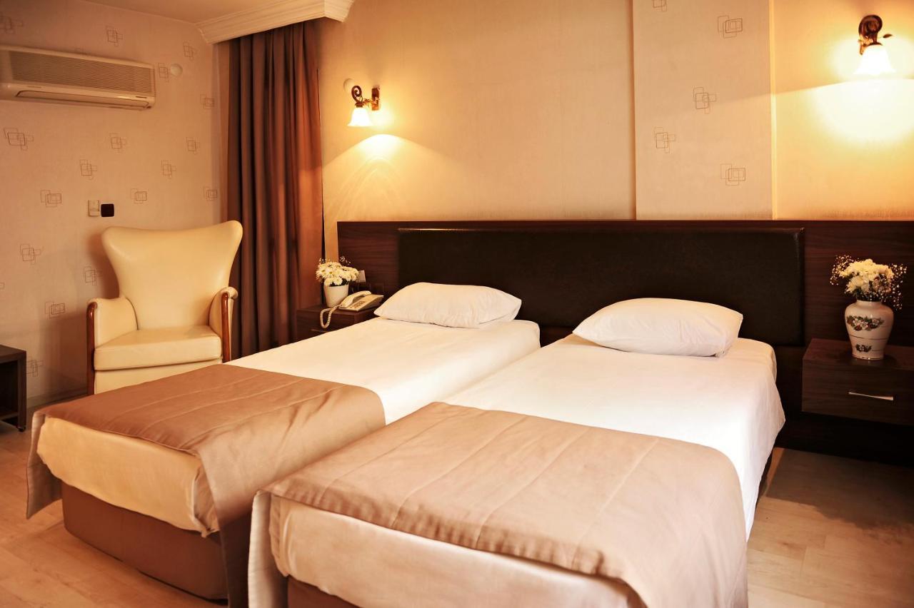 Uestuen Hotel Alsancak İzmir Buitenkant foto