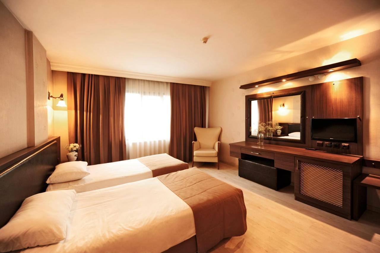 Uestuen Hotel Alsancak İzmir Buitenkant foto