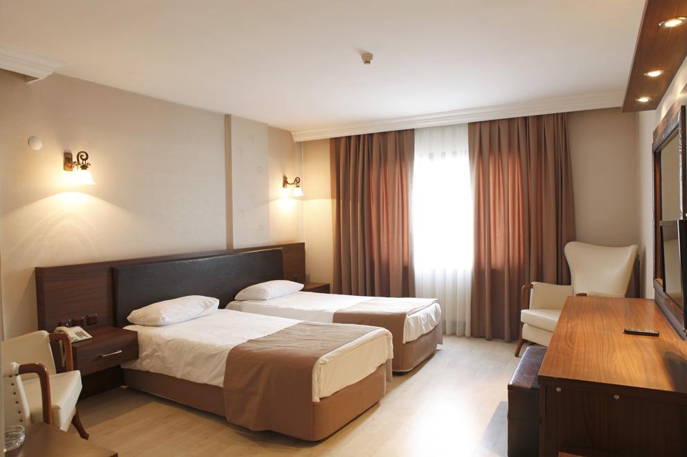 Uestuen Hotel Alsancak İzmir Buitenkant foto
